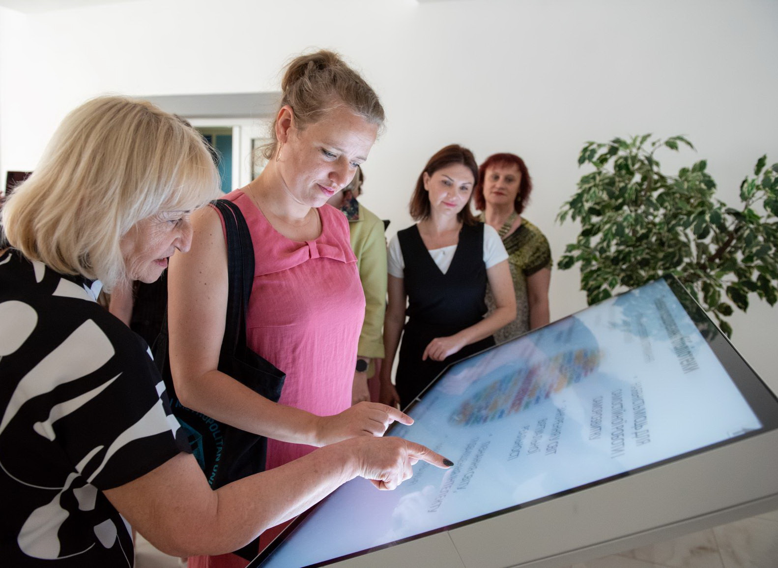 Нарада керівників бібліотек ЗВО в бібліотеці ДТЕУ